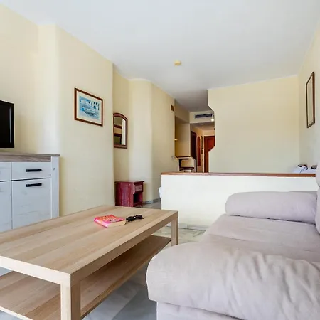 259 Club Atlantis Amazing Location, Sea View Apartment *